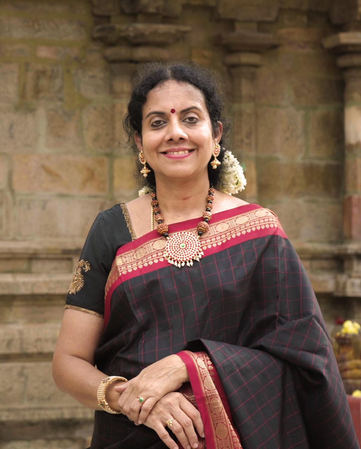  Gayathri Girish.